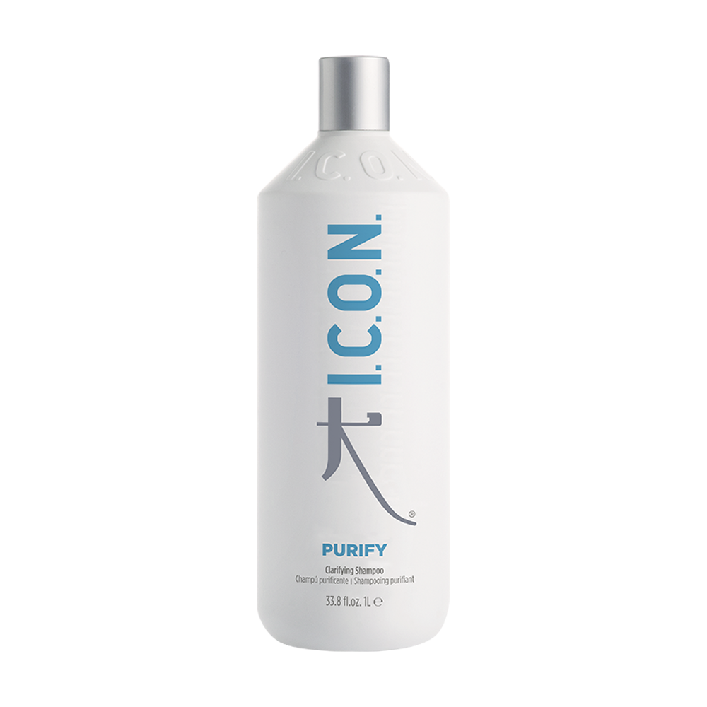 Purify I.C.O.N. Products es un champú purificante para la limpieza profunda del cabello. Elimina la acumulación de minerales, restos de agua dura y cloro.